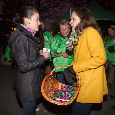 Az LMP ételosztása a Deák téren-stock-foto