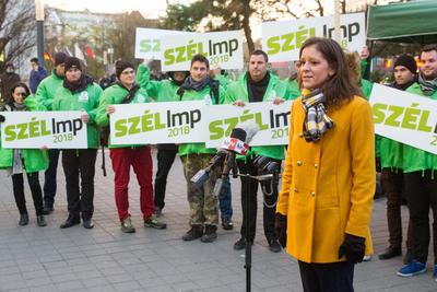 Az LMP ételosztása a Deák téren-stock-foto