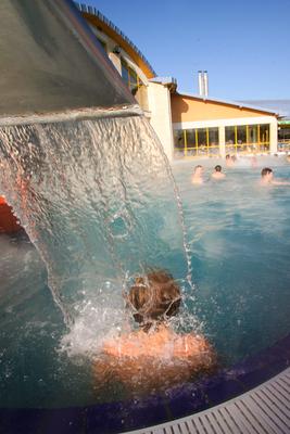 Gyógy- és Wellnessfürdő, Sárvár-stock-foto