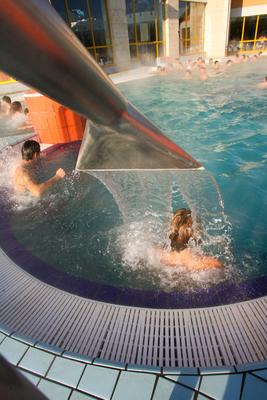 Gyógy- és Wellnessfürdő, Sárvár-stock-foto