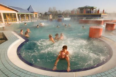 Gyógy- és Wellnessfürdő, Sárvár-stock-foto