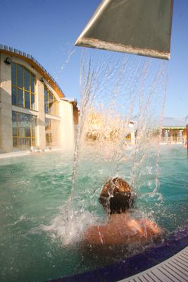 Gyógy- és Wellnessfürdő, Sárvár-stock-foto