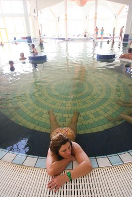 Gyógy- és Wellnessfürdő, Sárvár-stock-foto