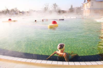 Gyógy- és Wellnessfürdő, Sárvár-stock-foto