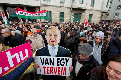 Békemenet gyülekezõ a Bem téren.A képen Soros György bábu.2018.03.15.Fotó:Vörös Szilárd-stock-foto