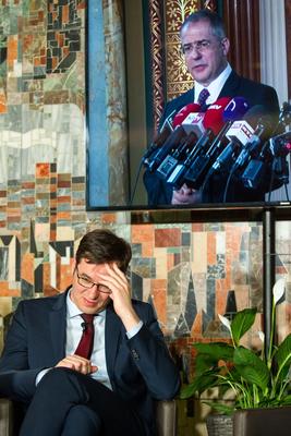 Politika - Miniszterelnök-jelöltek vitáznak-stock-foto