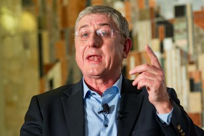 Politika - Miniszterelnök-jelöltek vitáznak-stock-foto