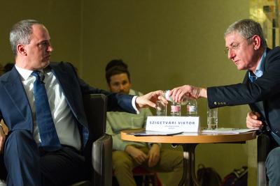 Politika - Miniszterelnök-jelöltek vitáznak-stock-foto