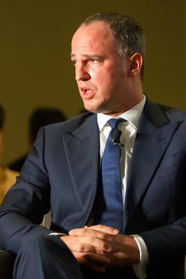 Politika - Miniszterelnök-jelöltek vitáznak-stock-foto