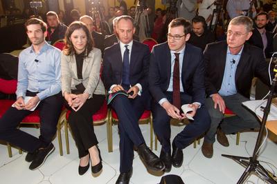 Politika - Miniszterelnök-jelöltek vitáznak-stock-foto