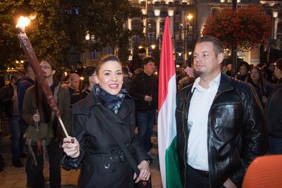 Fáklyás tüntetés a tandíj ellen a Gellért tér és a Corvinus Egyetem között.A képen Demeter Márta és Keresztes László Lóránt .2018.10.23.Fotó:Vörös Szilárd-stock-foto