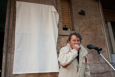 Kapás Dezső emléktábla-stock-foto