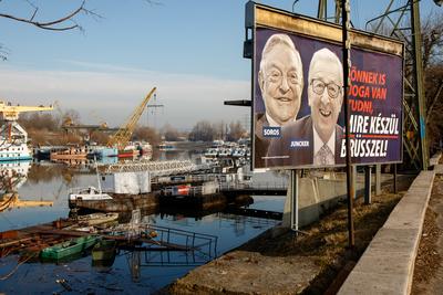 Soros and Juncker posters in Budapest.-stock-foto