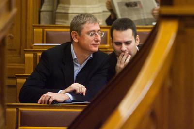 Budapest, 2010.11.29.
Az Országgyűlés 54. ülésnapja.

A képen: Gyurcsány Ferenc (balra) és Molnár Csaba-stock-foto