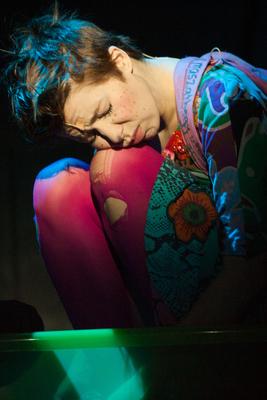 Presser Gábor - Varró Dániel - Teslár Ákos: Túl a Maszat-hegyen-stock-foto