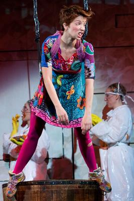 Presser Gábor - Varró Dániel - Teslár Ákos: Túl a Maszat-hegyen-stock-foto