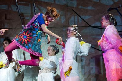 Presser Gábor - Varró Dániel - Teslár Ákos: Túl a Maszat-hegyen-stock-foto