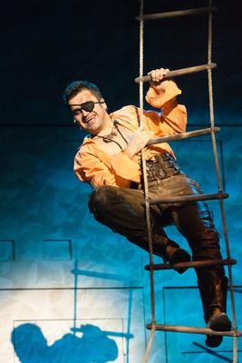 Presser Gábor - Varró Dániel - Teslár Ákos: Túl a Maszat-hegyen-stock-foto