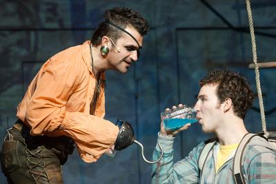 Presser Gábor - Varró Dániel - Teslár Ákos: Túl a Maszat-hegyen-stock-foto