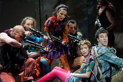 Presser Gábor - Varró Dániel - Teslár Ákos: Túl a Maszat-hegyen-stock-foto