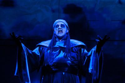 Presser Gábor - Varró Dániel - Teslár Ákos: Túl a Maszat-hegyen-stock-foto