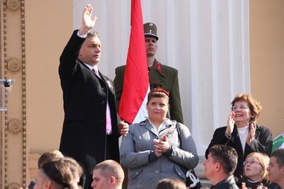 Március 15.-i megemlékezés a Múzeum kertben-stock-foto