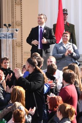 Március 15.-i megemlékezés a Múzeum kertben-stock-foto