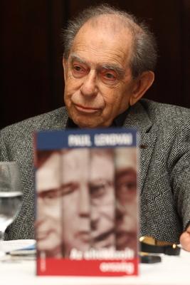 Paul Lendvai: Az eltékozolt ország - könyvbemutató-stock-foto