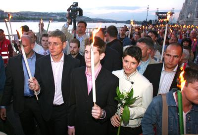 Békenap a Duna-parton-stock-foto