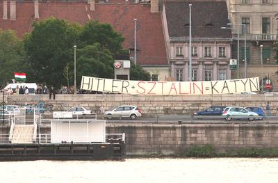 Békenap a Duna-parton-stock-foto