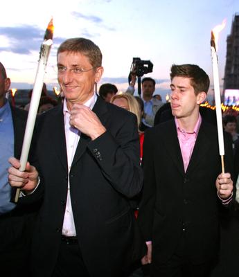 Békenap a Duna-parton-stock-foto