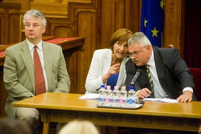 A parlamenti pártok meghallgatják a köztársasági elnök-jelölteket-stock-foto