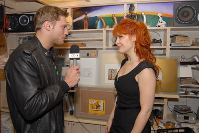 Benkő Dániel női hátsókat fest-stock-foto