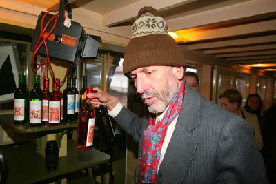 Benkő Dániel női hátsókat fest-stock-foto