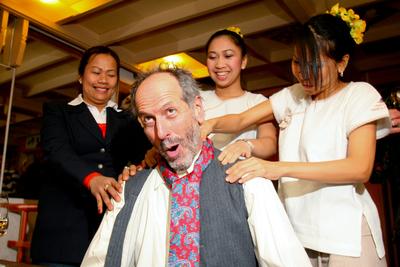 Benkő Dániel női hátsókat fest-stock-foto