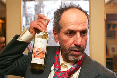 Benkő Dániel női hátsókat fest-stock-foto