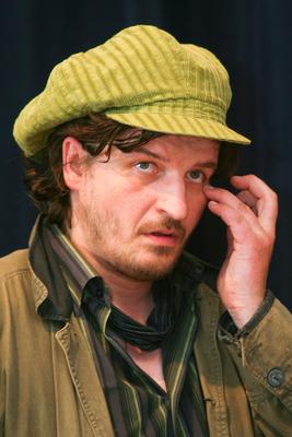 Iskolákat ajándékoz meg a Beugró csapata-stock-foto