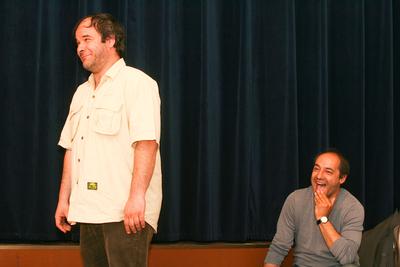 Iskolákat ajándékoz meg a Beugró csapata-stock-foto