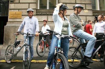 SZDSZ: 56 milliárd a Kerékpáros Magyarország Programra-stock-foto