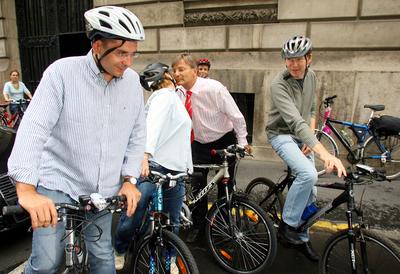 SZDSZ: 56 milliárd a Kerékpáros Magyarország Programra-stock-foto