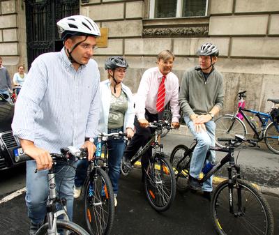 SZDSZ: 56 milliárd a Kerékpáros Magyarország Programra-stock-foto