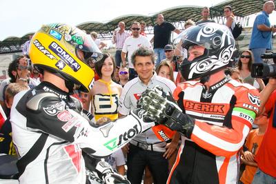 Több ezren voltak kíváncsiak Talmácsi Gábor bemutatójára-stock-foto