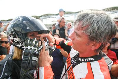 Több ezren voltak kíváncsiak Talmácsi Gábor bemutatójára-stock-foto