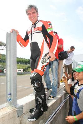 Több ezren voltak kíváncsiak Talmácsi Gábor bemutatójára-stock-foto