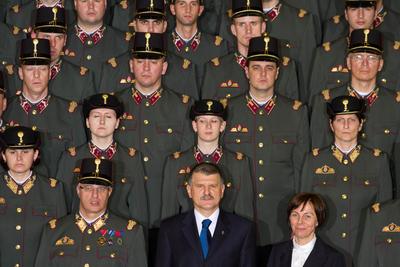 Az Országgyűlési Őrség eskütétele-stock-foto