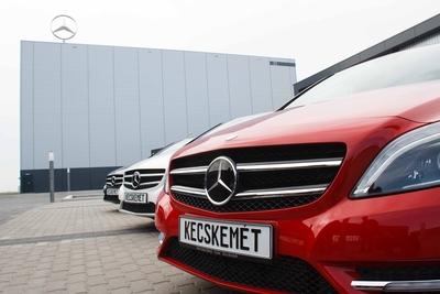 Mercedes gyár Kecskeméten-stock-foto