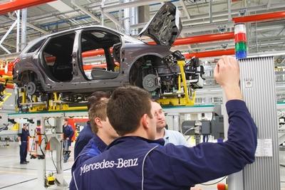 Mercedes gyár Kecskeméten-stock-foto