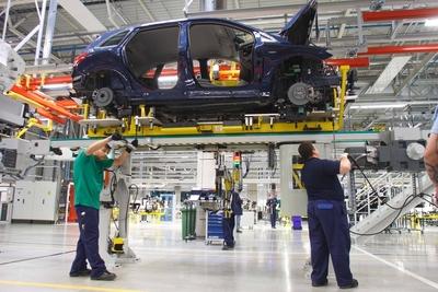 Mercedes gyár Kecskeméten-stock-foto