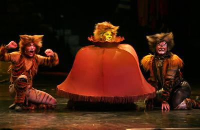 25 éve műsoron a Macskák c. musical-stock-foto