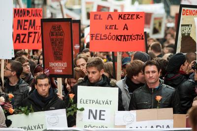 Tüntetés a felsőoktatási törvény ellen-stock-photo